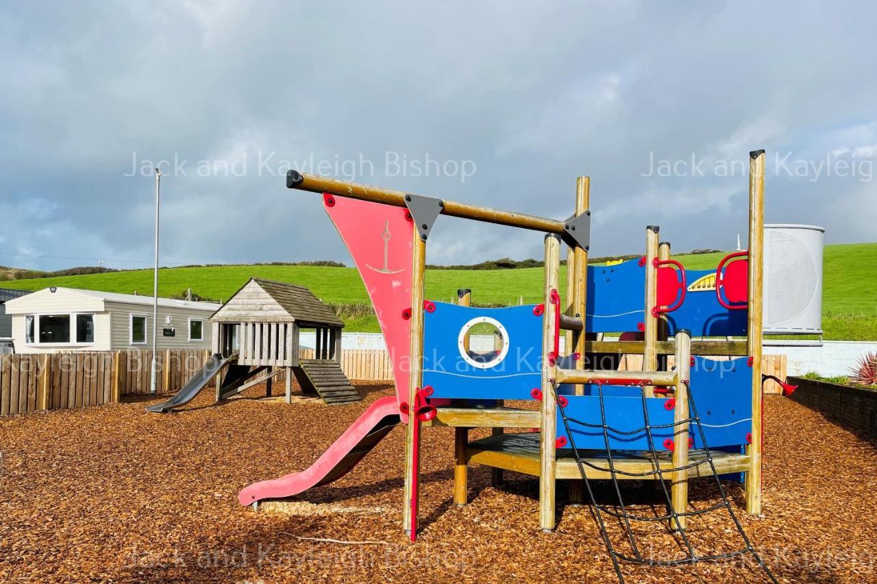 3-Bedroom Holiday Home With Valley Views New Quay Buitenkant foto